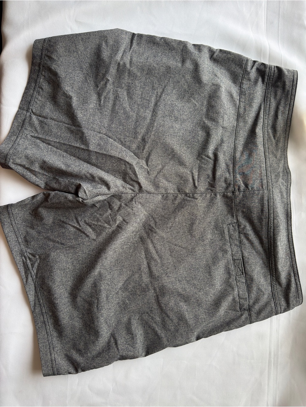 ALO Yoga Men’s Heather Gray Athletic Swim Shorts (XL) - Picture 2 of 3